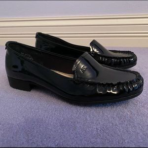 AK Anne Klein black patent leather loafers